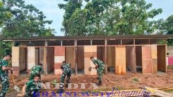 Satgas : Gulbencal Kodam I/BB Percepat Bangun MCK Untuk Pengungsi Bencana di GOR Pandan