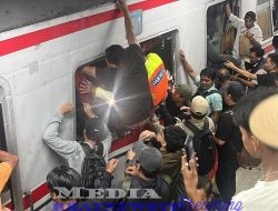 Tragedi Kecelakaan KA Argo Bromo Anggrek vs KRL Commuter di Stasiun Bekasi Timur