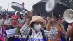 Emak-Emak Mengguncang Jakarta Tuntut Penghentian Program MBG