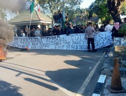 Ratusan Demonstran Gelar Aksi Unjuk Rasa di Depan Kantor Pertamina Makassar